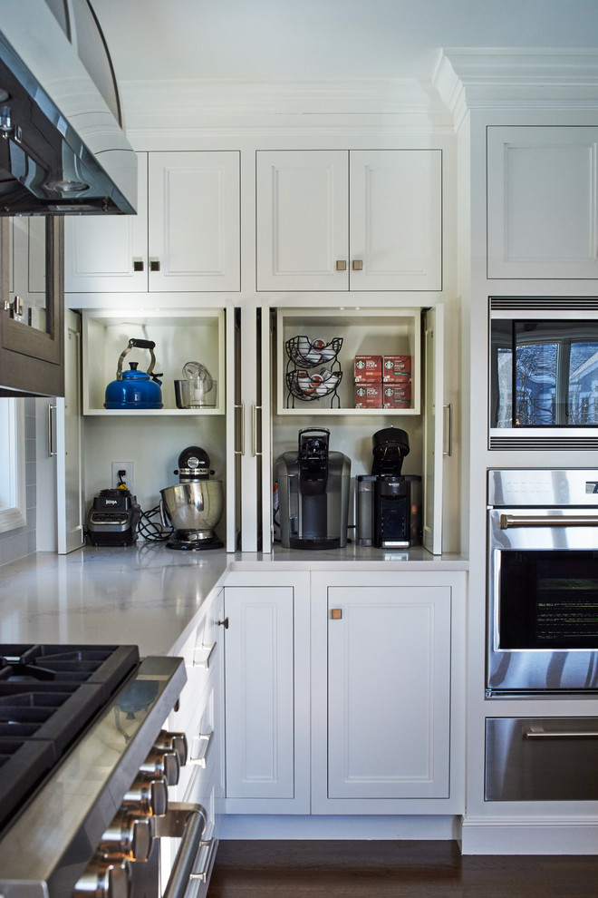 Transitional home design photo in New York