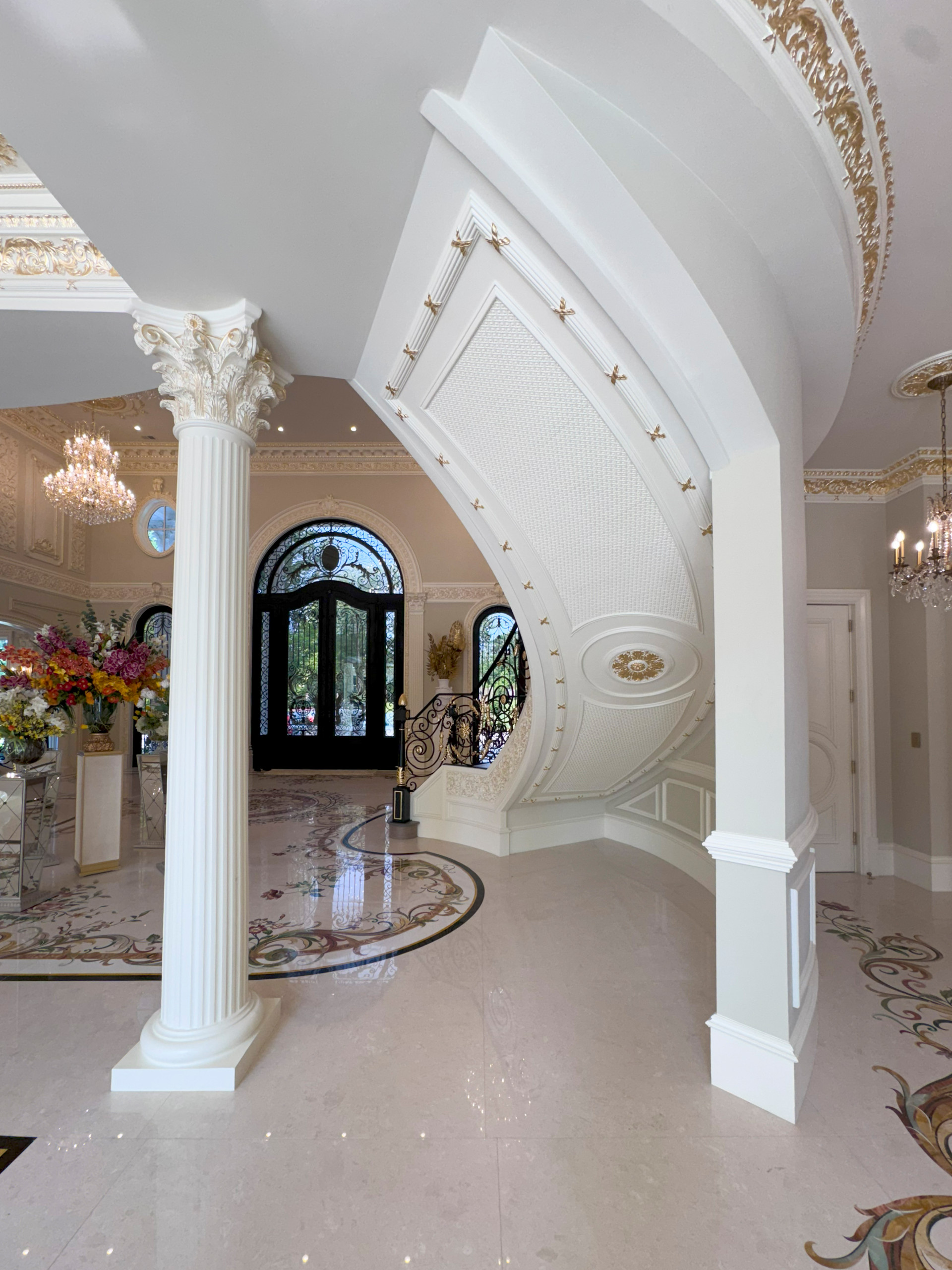 135_Vibrant Staircase with Touch of Historic Grandeur, Great Falls, VA 22066