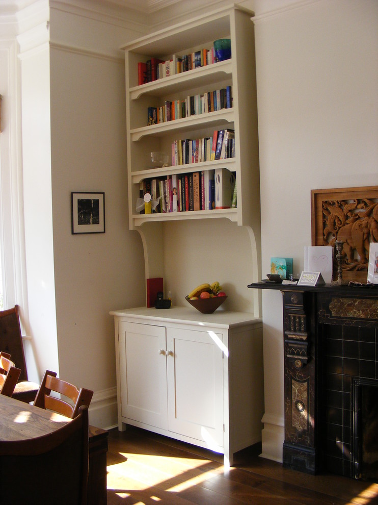 Inspiration for a modern kitchen in London.