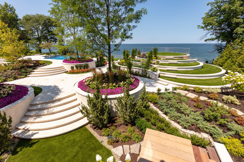 Lakeside Lifestyle