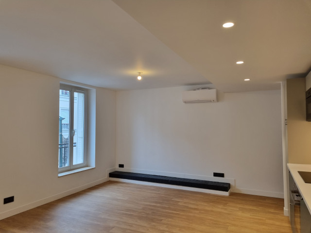 R&eacute;novation immeuble Asni&egrave;res sur Seine contemporary-family-room