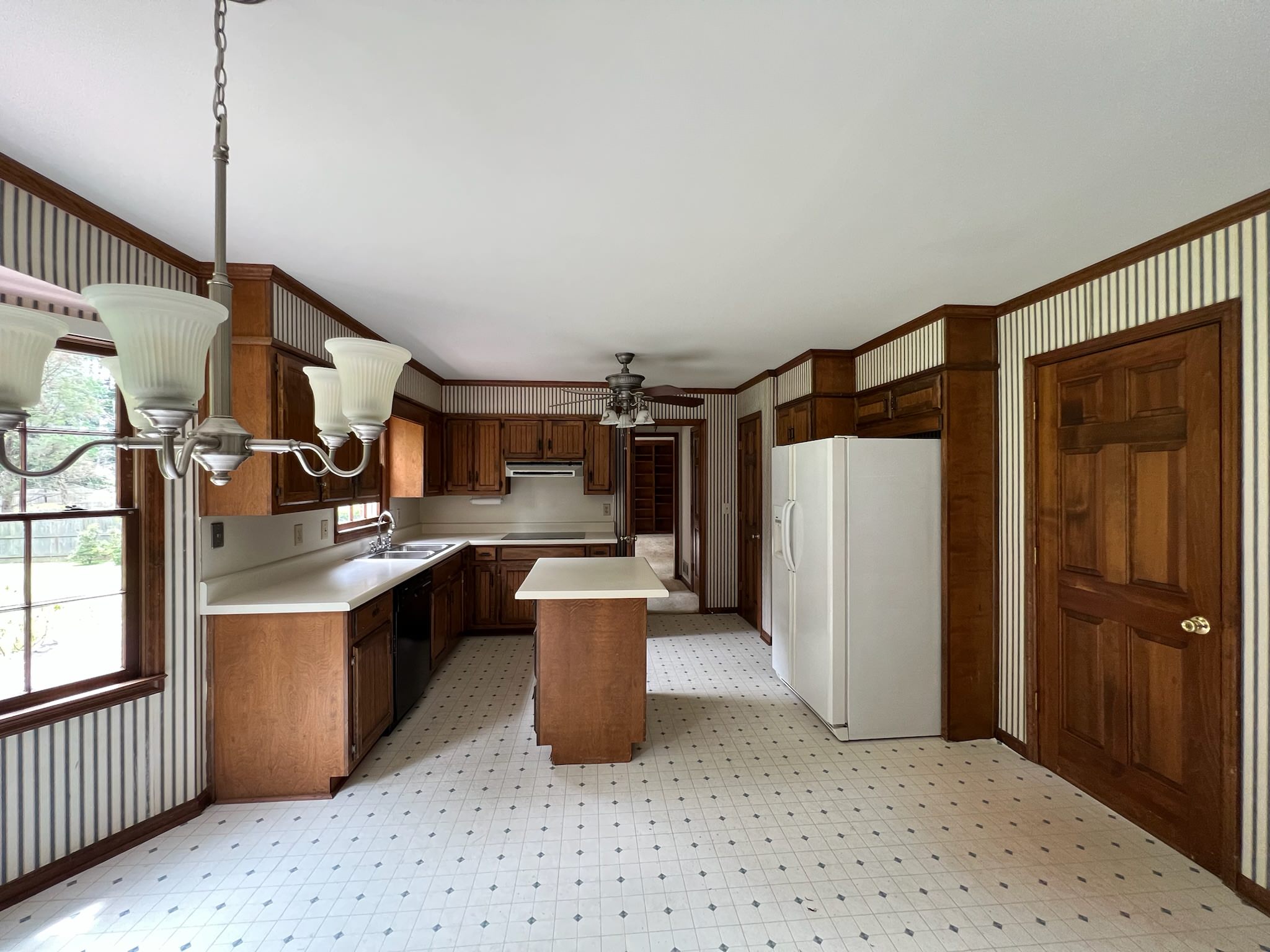 PEACHTREE CORNERS - White kitchen with Green island