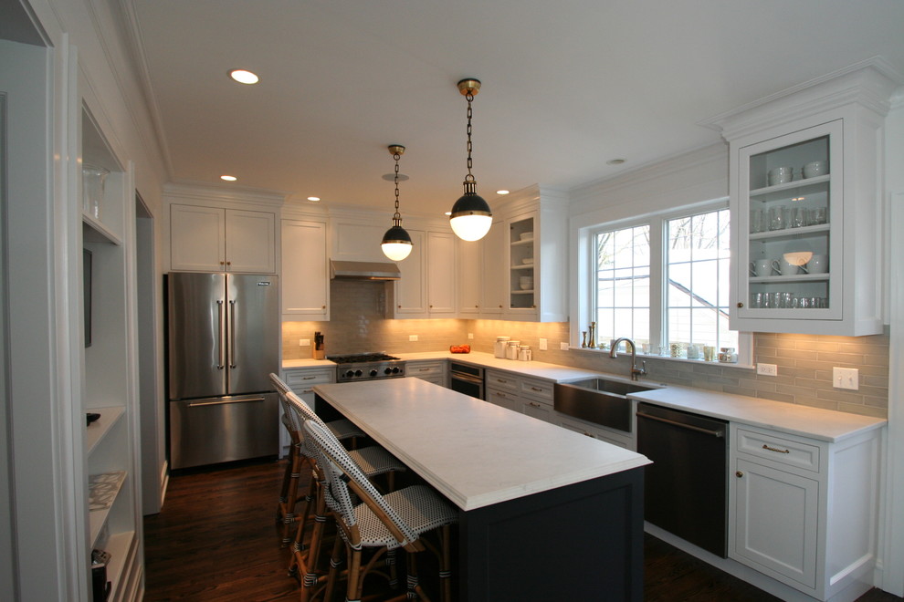 Transitional kitchen photo in Chicago