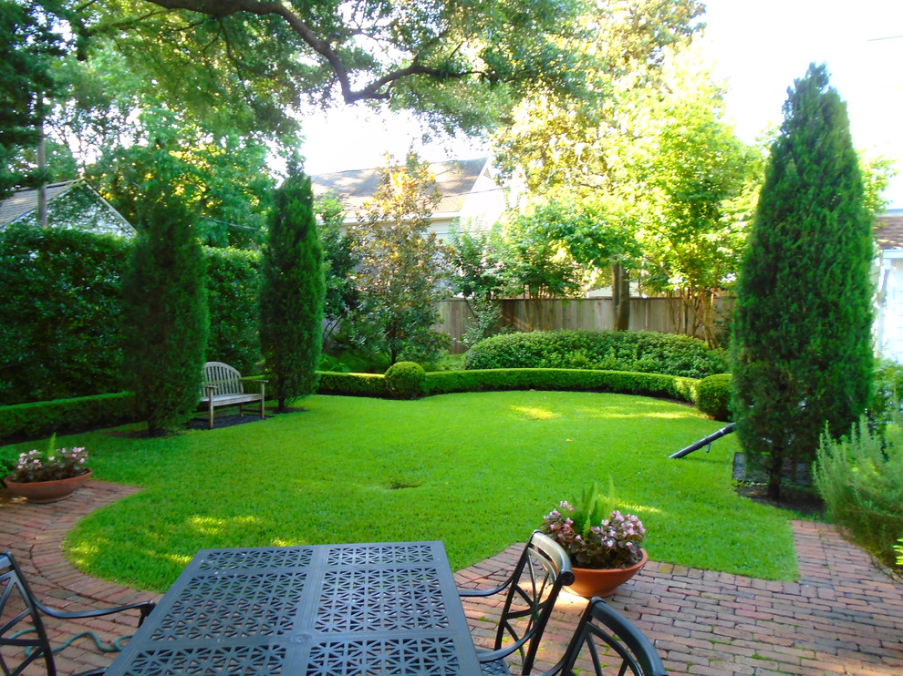 Home design - traditional home design idea in Houston