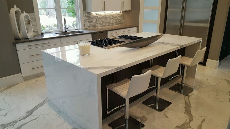 Inspiration for a contemporary kitchen in Houston.