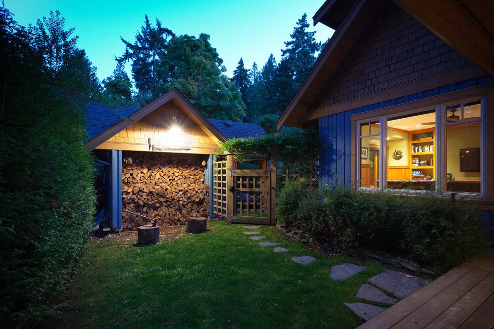 Photo of a traditional detached garden shed in Vancouver.