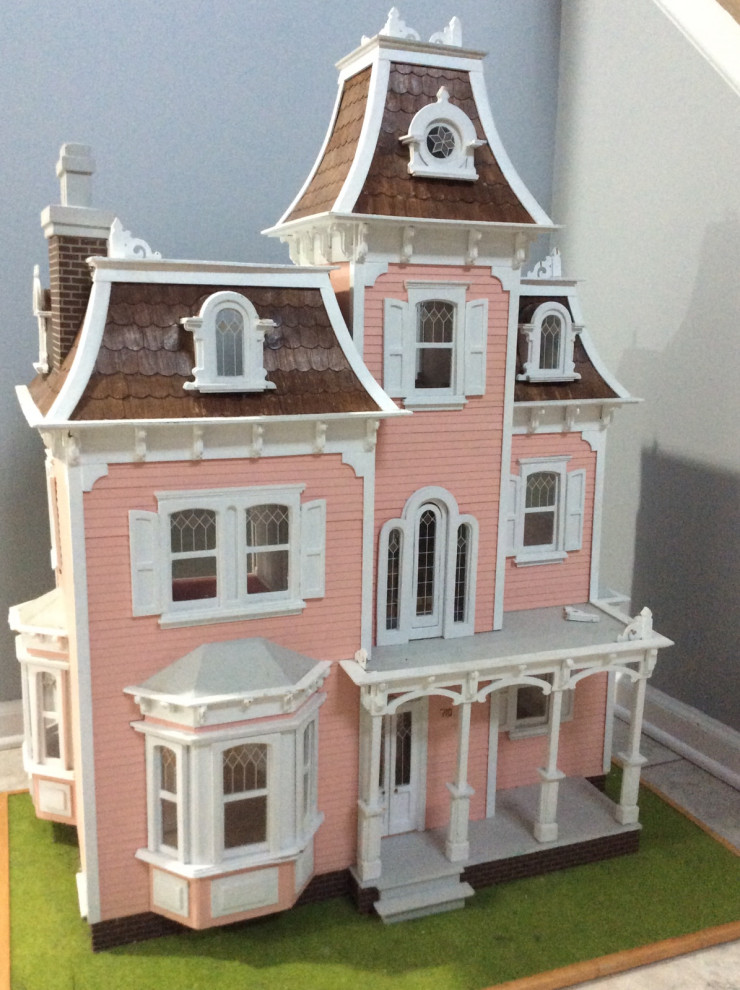 Please help us decorate this victorian doll house!