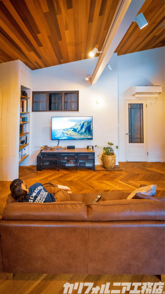 東京23区にあるビーチスタイルのおしゃれなリビングの写真