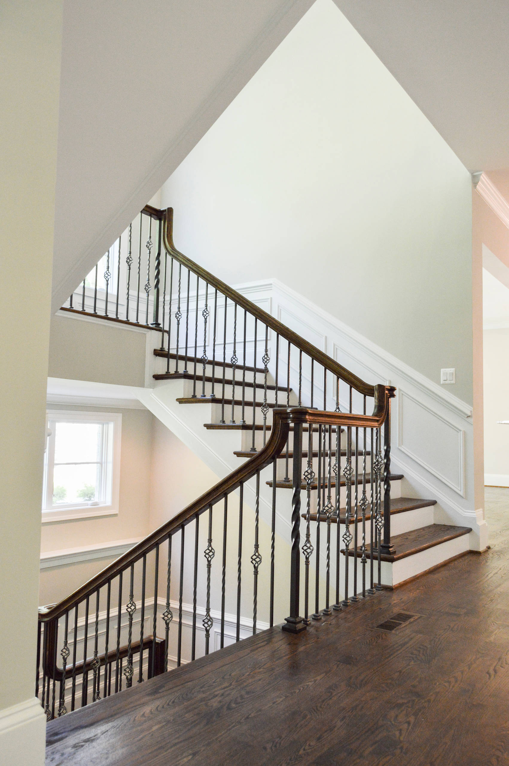 38_European Style Circular Balcony and Multi-level Staircase, Middleburg, VA 201