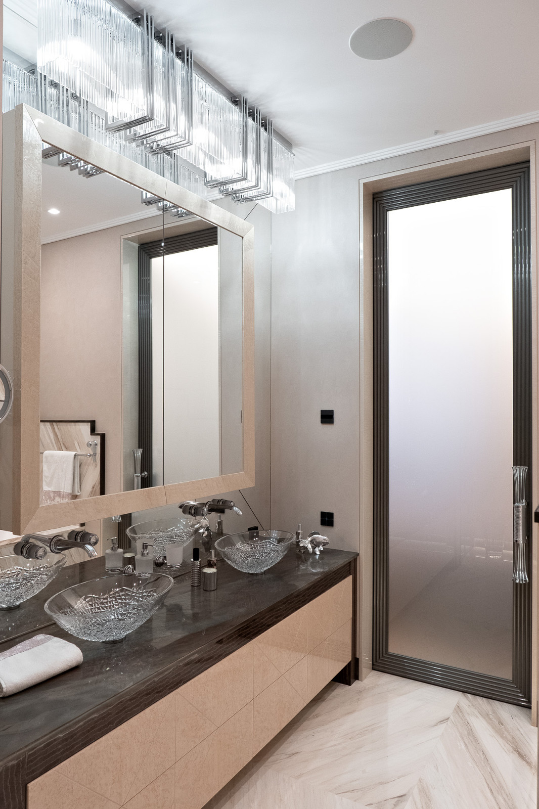 Дом на набережной