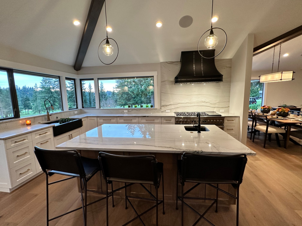 This is an example of a contemporary kitchen in Seattle.