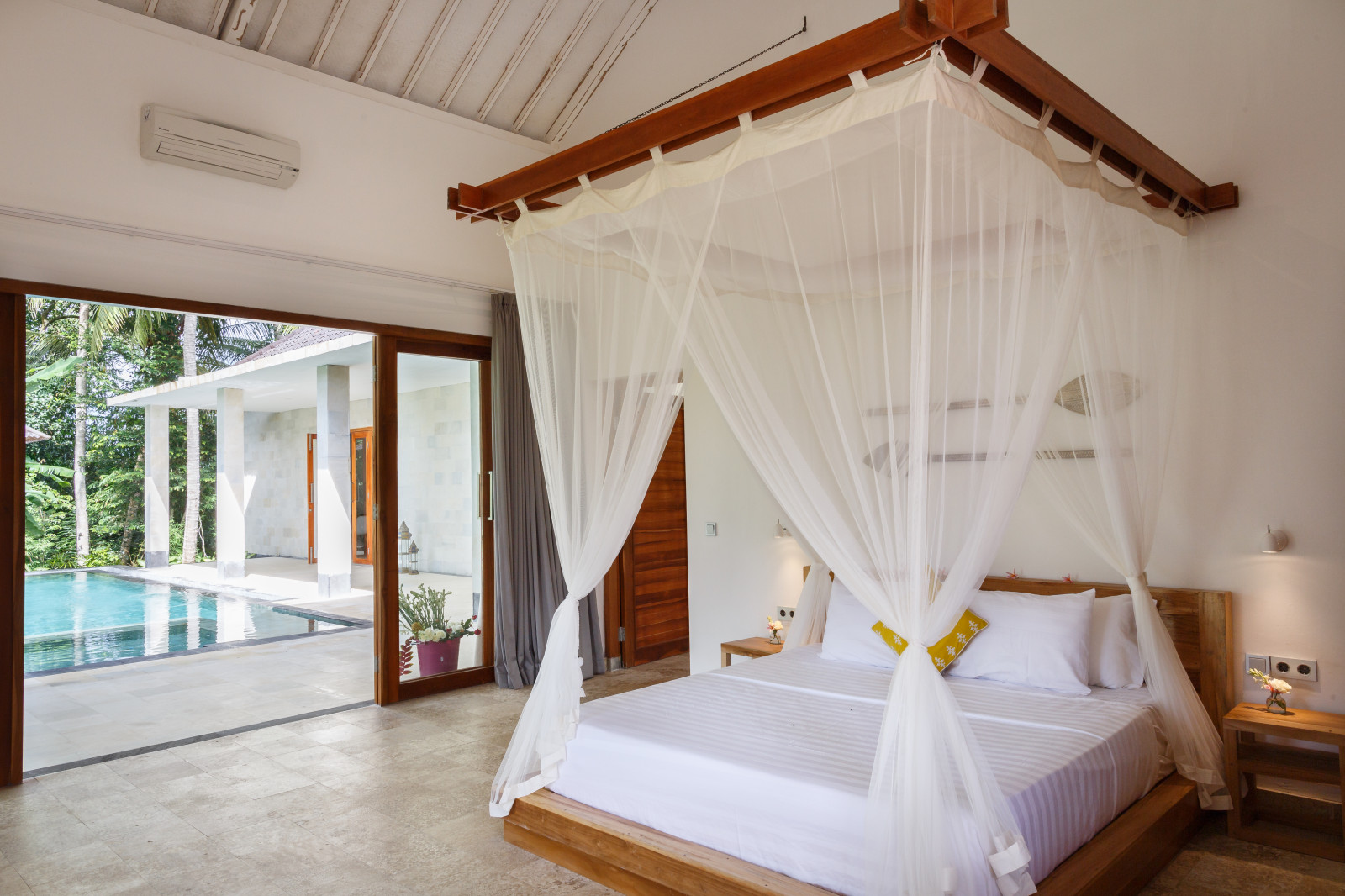 Вилла All Saints