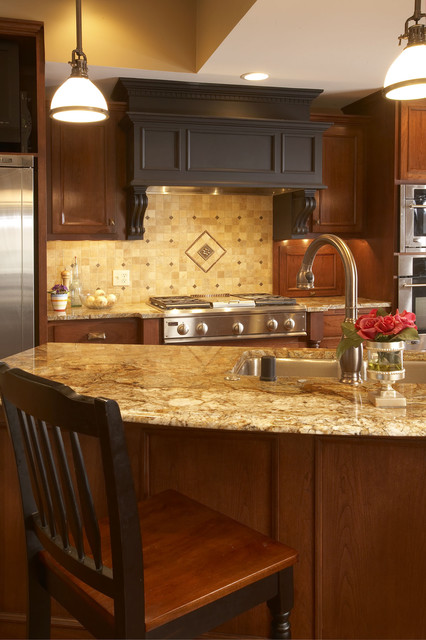Backsplash transitional-kitchen