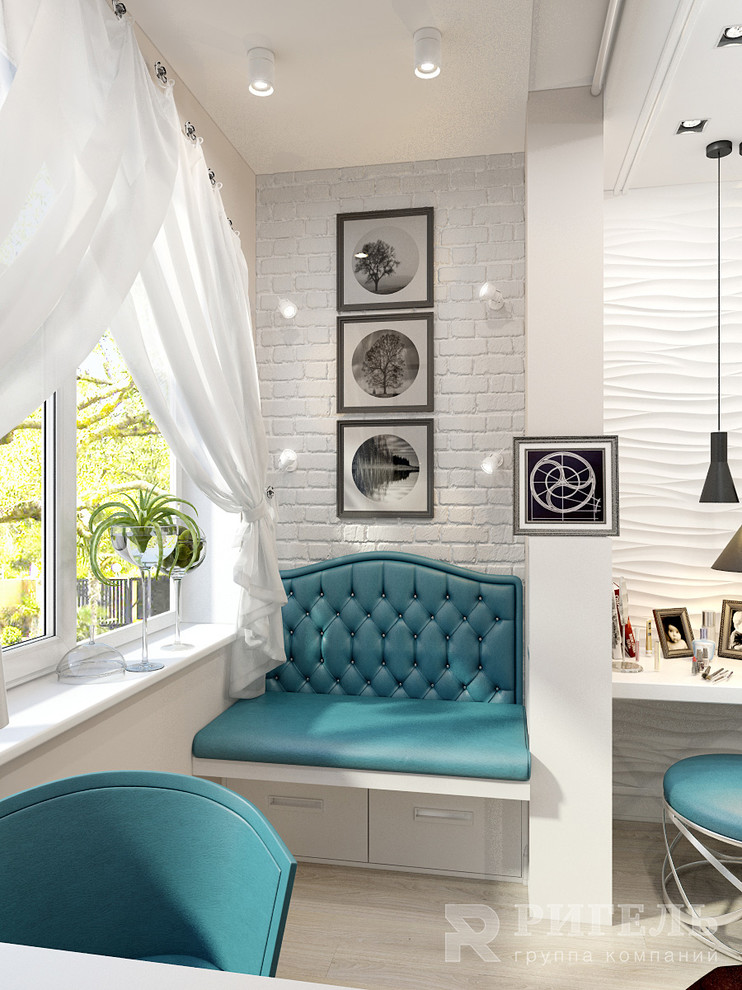 Рабочая зона на лоджии