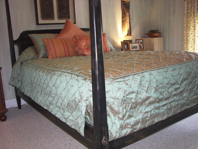 Bedding traditional-bedroom