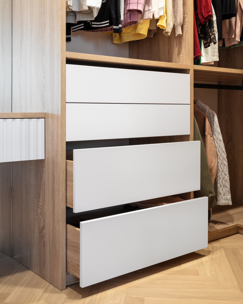 Детская комната с гардеробной