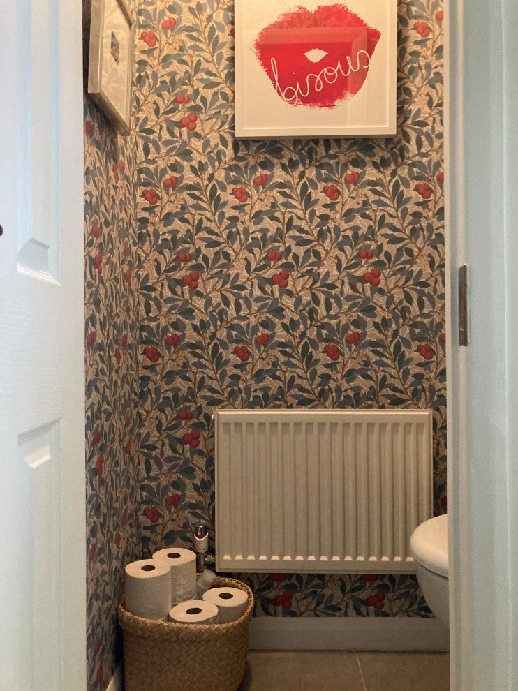 William Morris Wallpapered Bathroom - Fulham