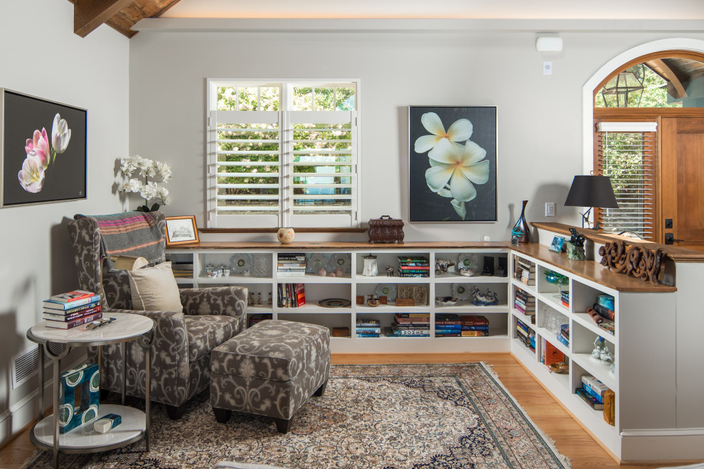 Home design - transitional home design idea