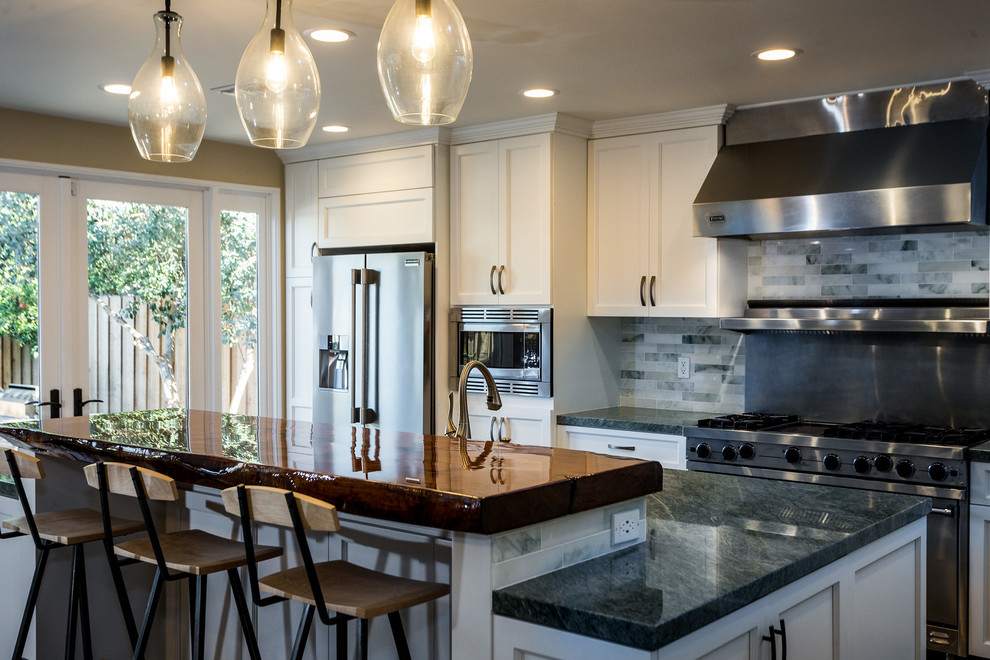 Transitional kitchen photo in Los Angeles