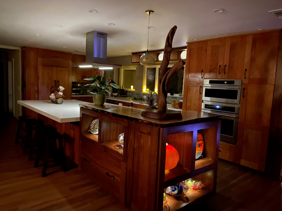 Kitchen - modern kitchen idea in Sacramento