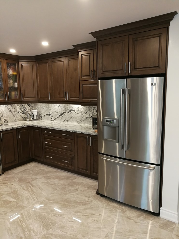 Inspiration for a transitional kitchen remodel in Toronto