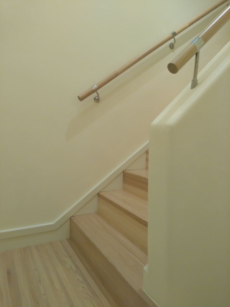 Облицовка лестницы в квартире