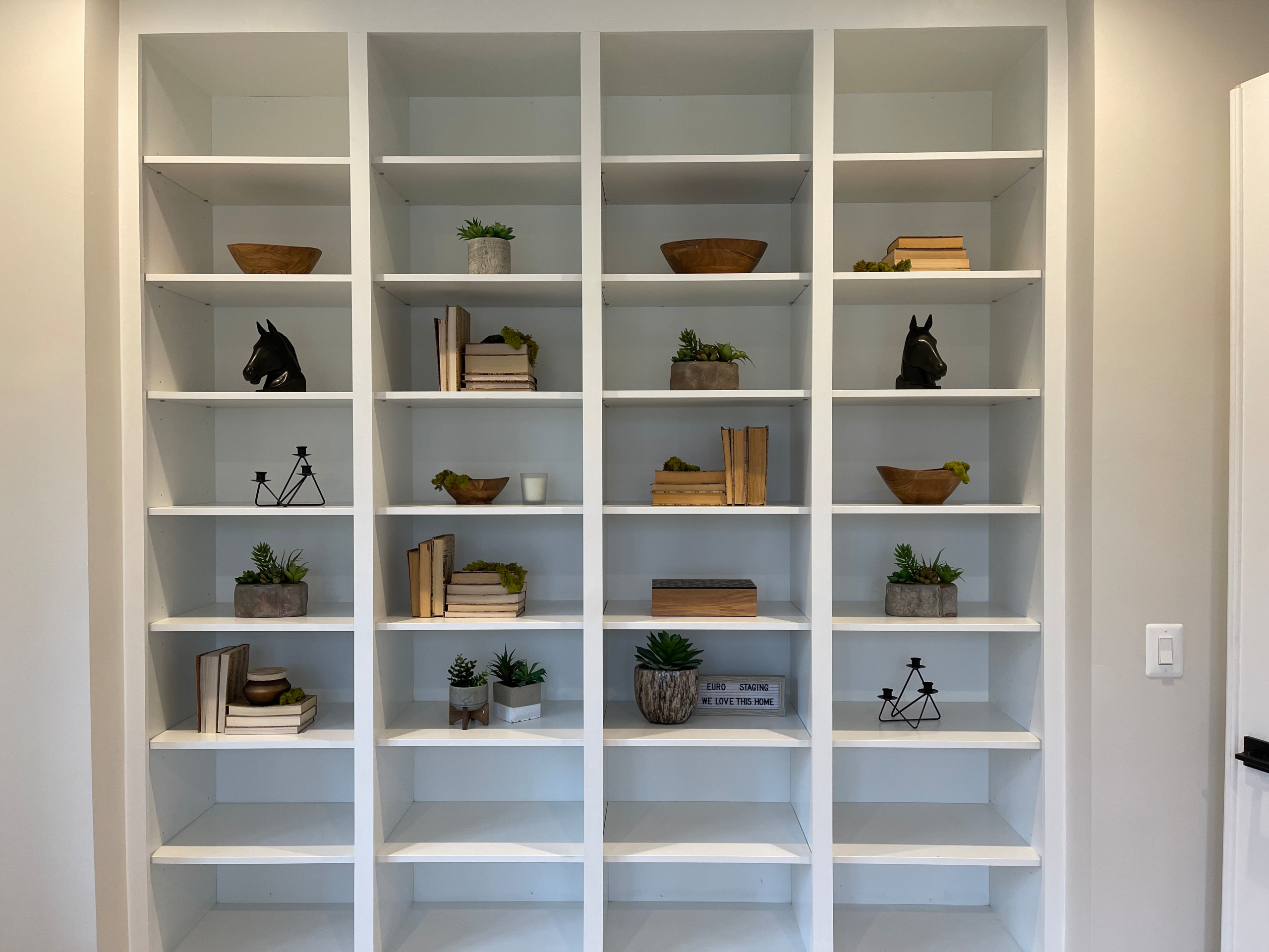 Shelving Decor in New Construction