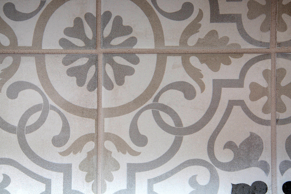 Example of a transitional kitchen design in Cincinnati