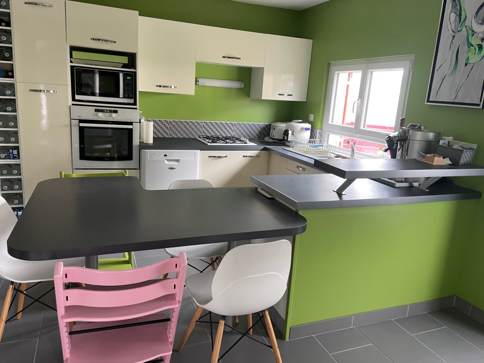 Transformation d'une cuisine avec création d'une entrée-banquette