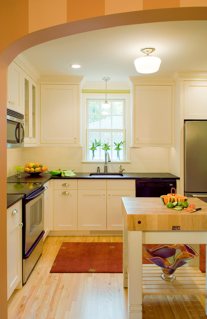 Traditional Kitchen traditional-kitchen