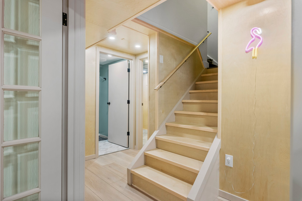 Champlain Staircase & Hallway