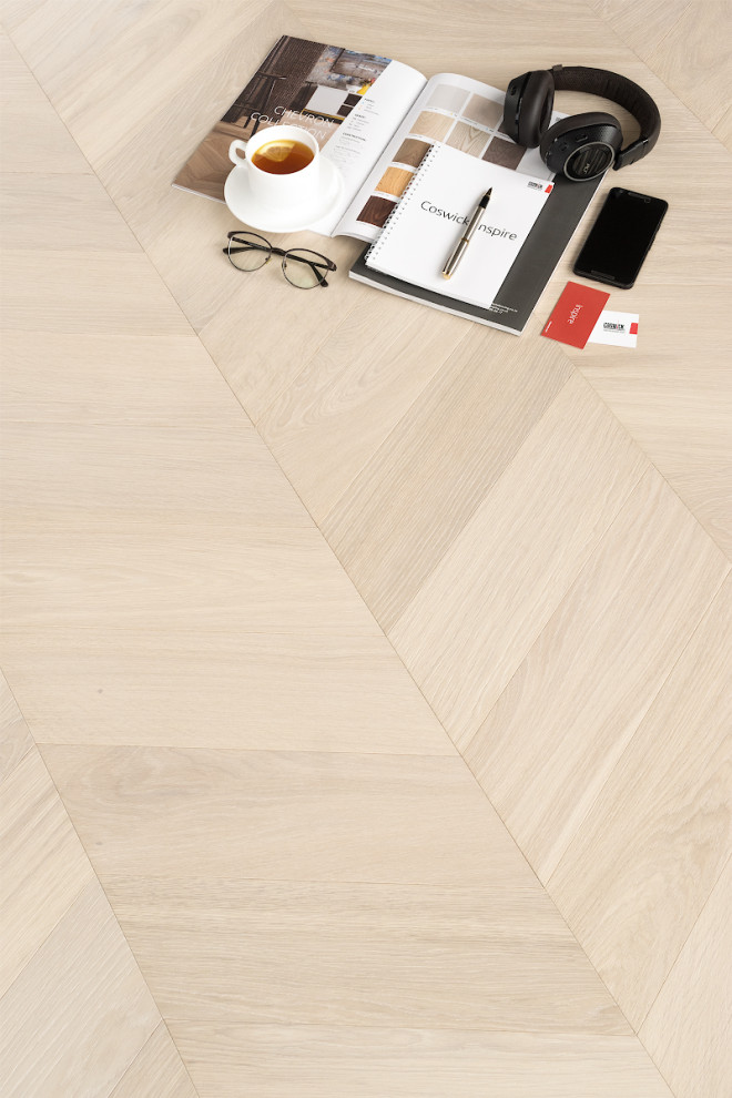 Паркет "Французская елка". Белый иней