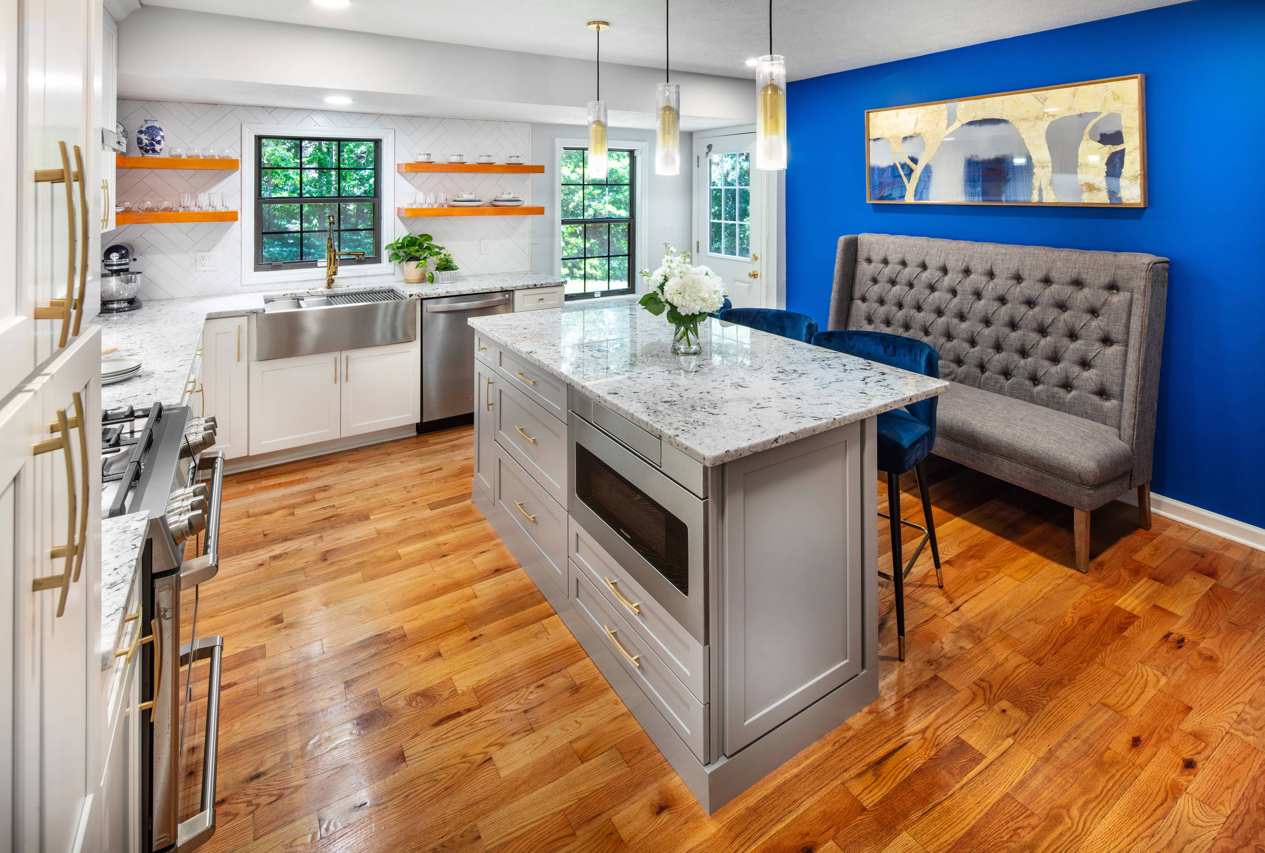 Kitchen With A Splash of Color!