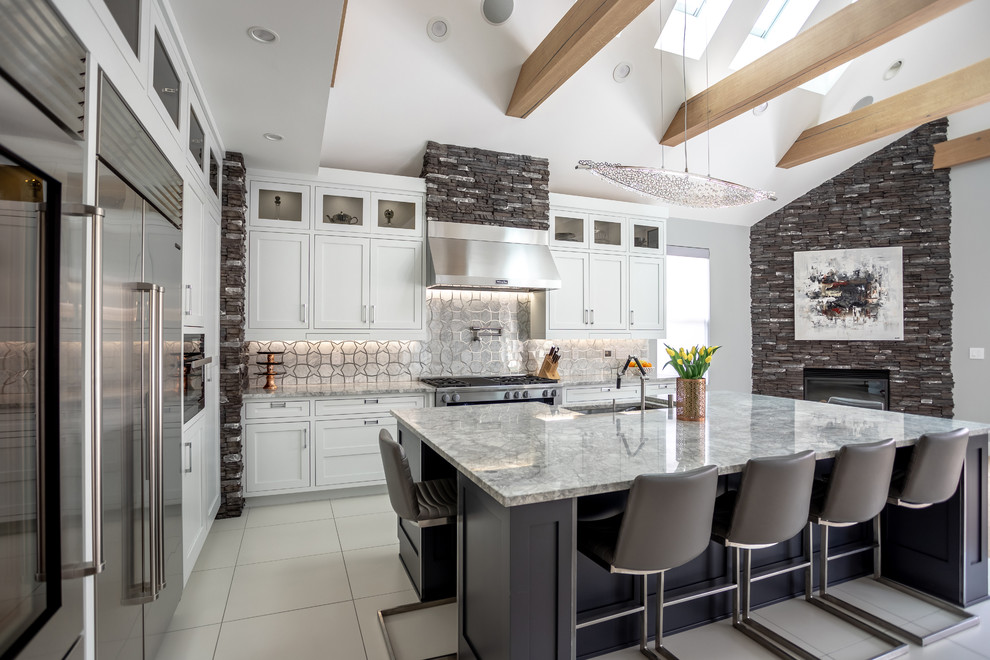 Inspiration for a transitional kitchen remodel in Columbus