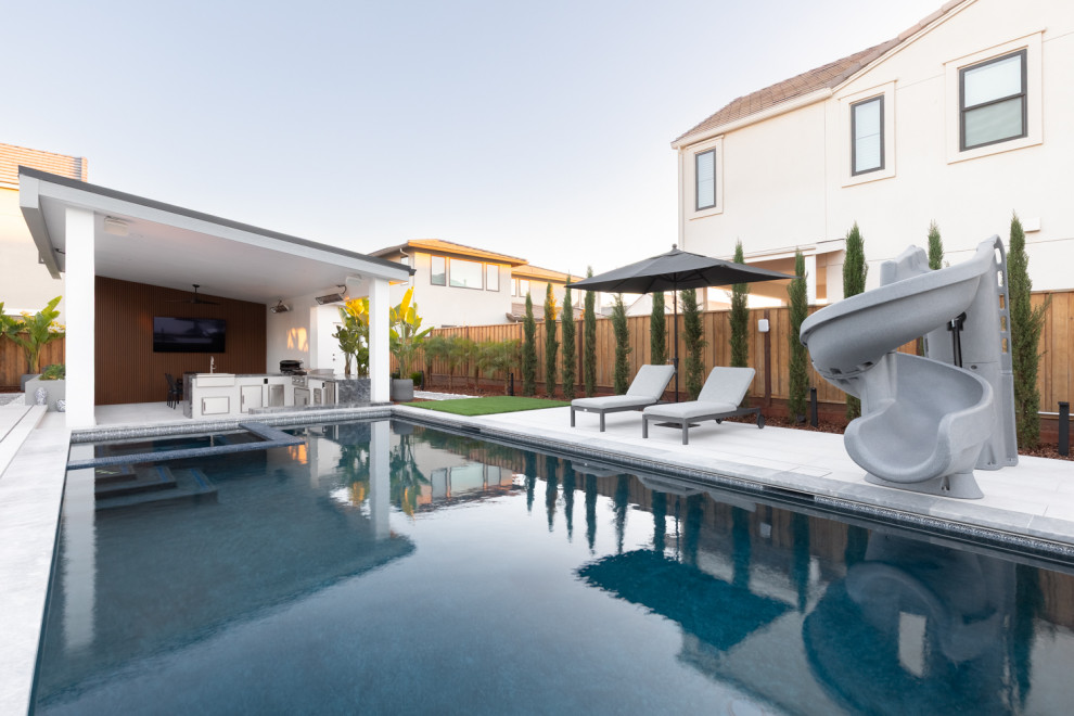 Borello Estates - Pool Party Place