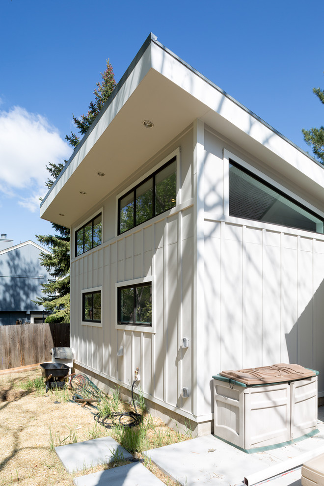 Contemporary shed and granny flat in Denver.
