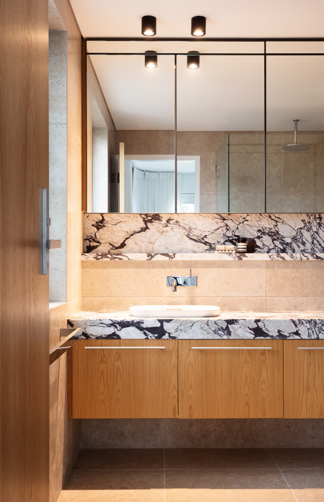 Inspiration for a contemporary bathroom in Sydney.
