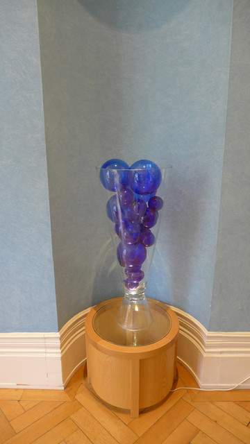 glass side table trendy-dagligstue