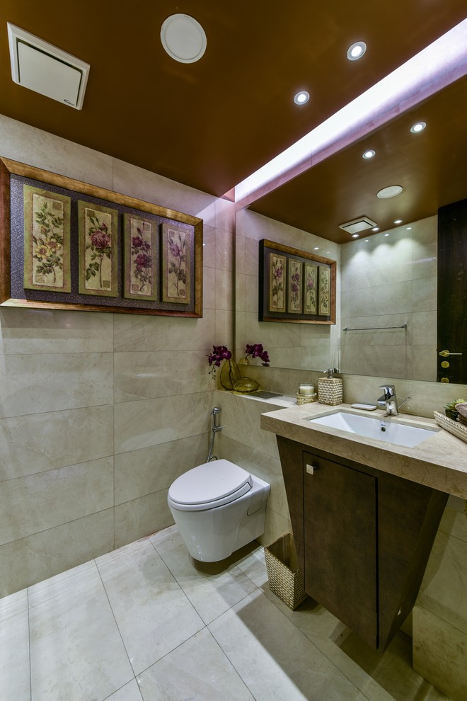 Photo of a traditional powder room in Mumbai.