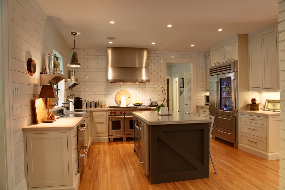 Inspiration for a transitional kitchen remodel in Atlanta