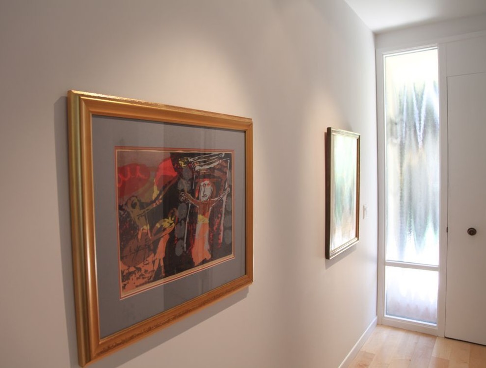 Minimalist home design photo in Los Angeles