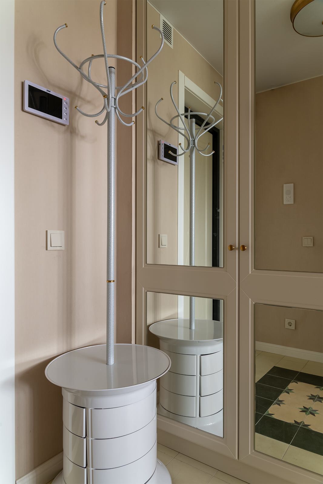 Маленькая квартира с весенними нотками. 38 м2. Серия дома П II-68.