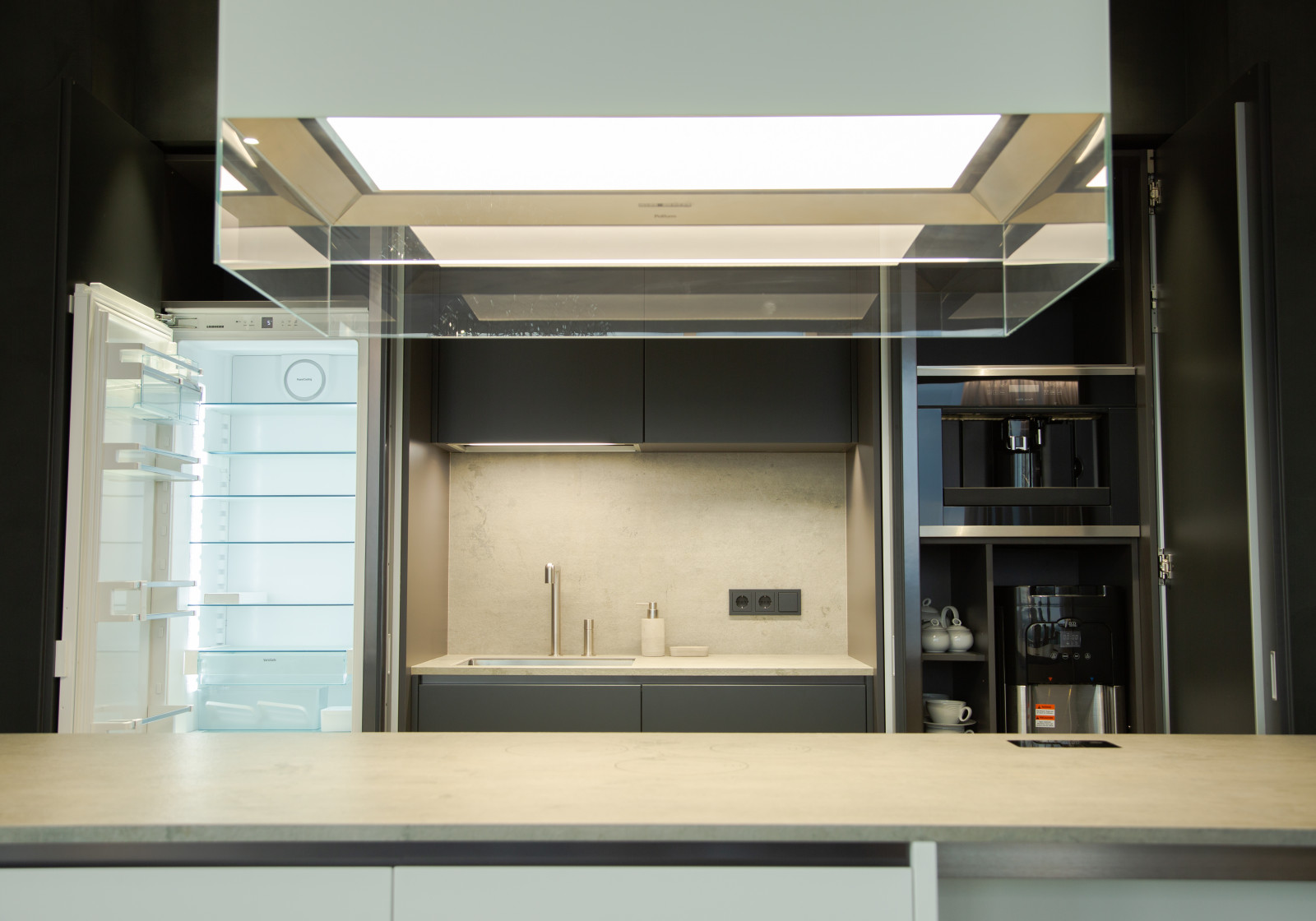 Реализация проекта в ЖК "Дом на Мосфильмовской"