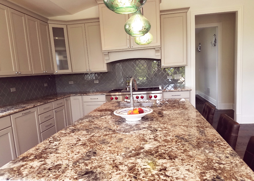 Inspiration for a transitional kitchen remodel in Chicago
