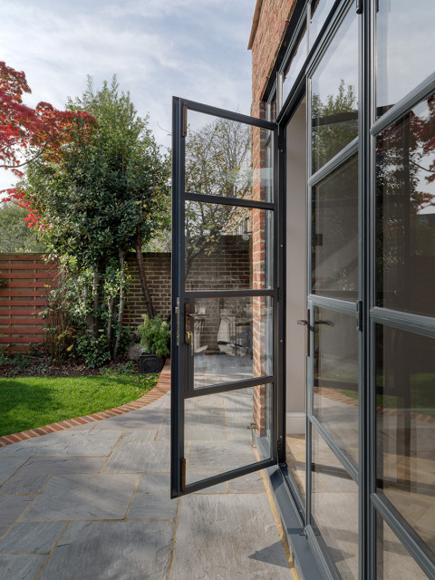 Laurel Road contemporary