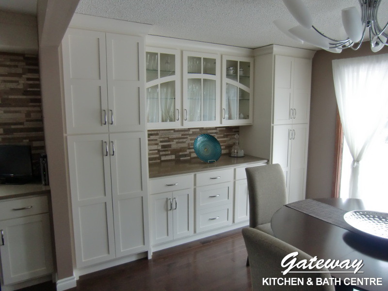 Dining room - transitional dining room idea