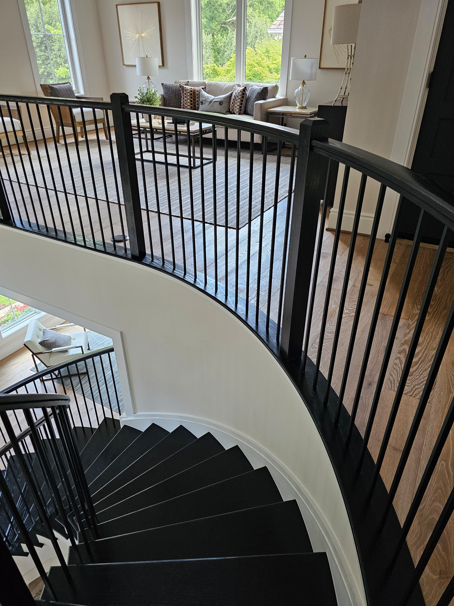 Elegant Curve Elevates Modern Design, Mclean, VA 22101