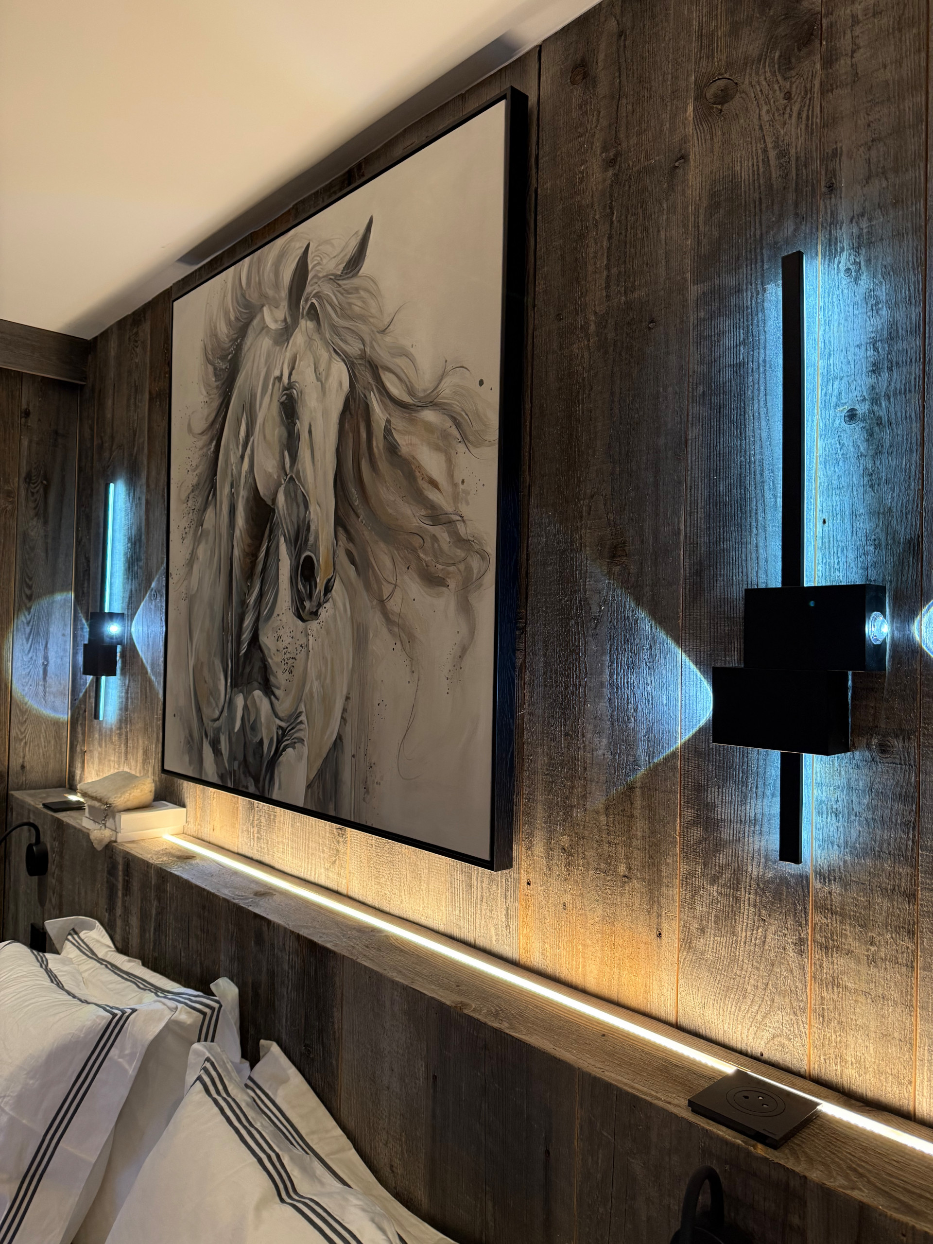 AGENCEMENT DRESSING EN VIEUX BOIS GRIS