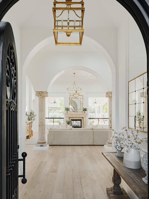 Whitewing Refresh french-country-entrada