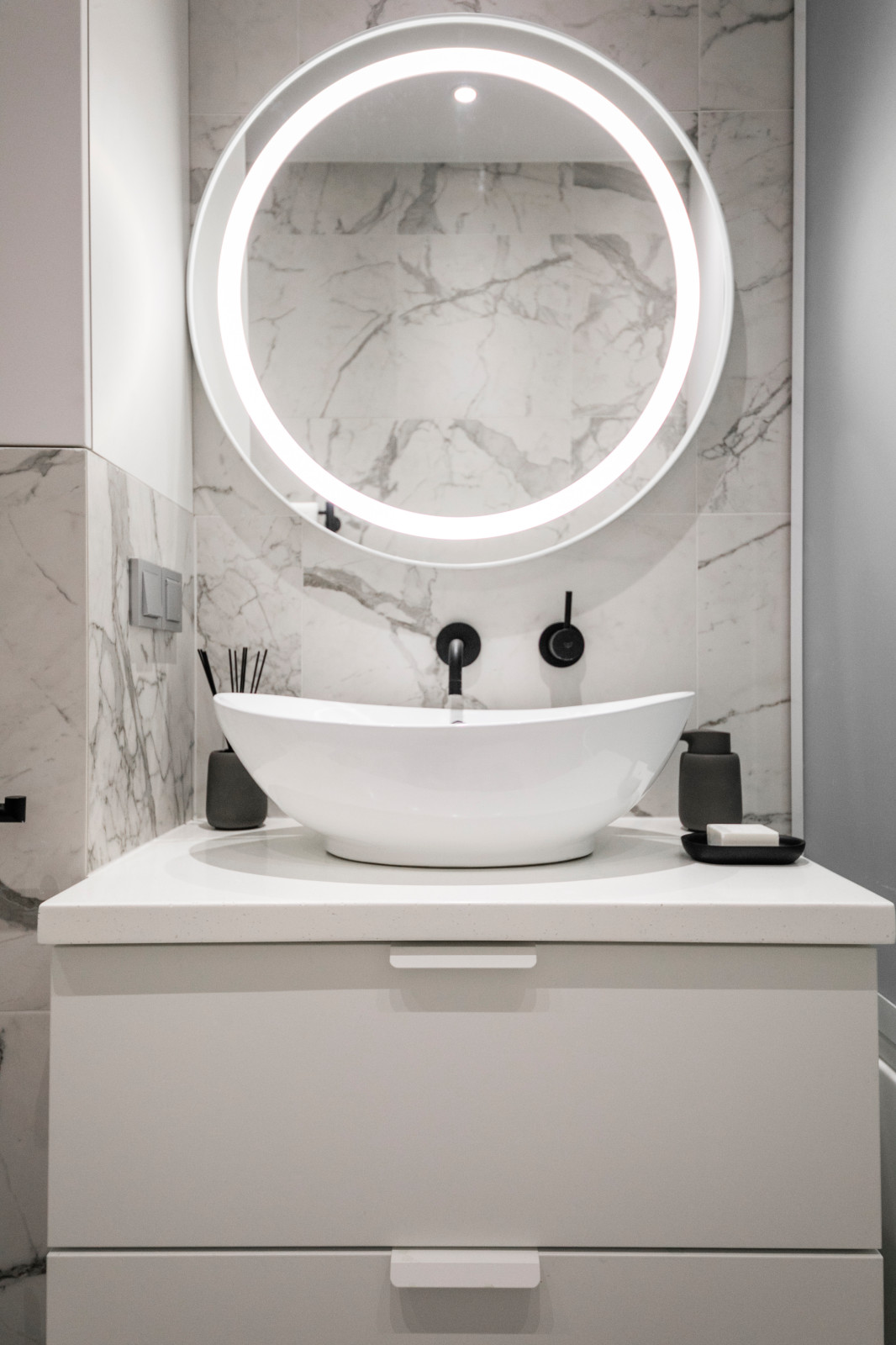 Однокомнатная квартира для молодой девушки. Ижевск, ЖК "Облака", 44 кв.м.